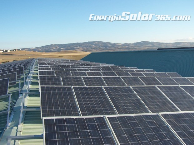 Instalacion fotovoltaica de 100 kW en la cubierta de la Cooperativa Agrícola