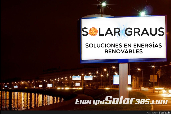 Valla publicitaria con iluminación solar