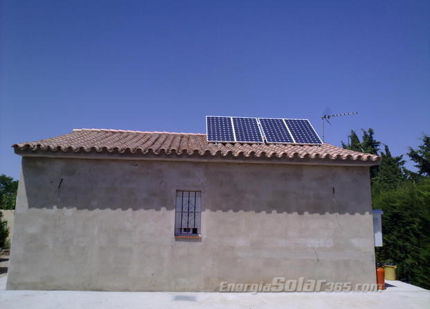 Instalación fotovoltaica en vivienda aislada