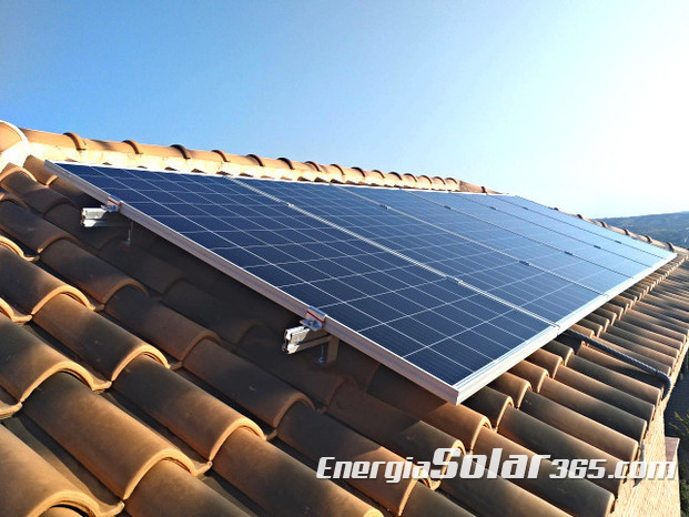 Instalación fotovoltaica en vivienda unifamiliar – Montesión (Toledo)