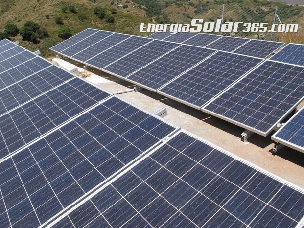 Instalación solar aislada para granja ecológica.