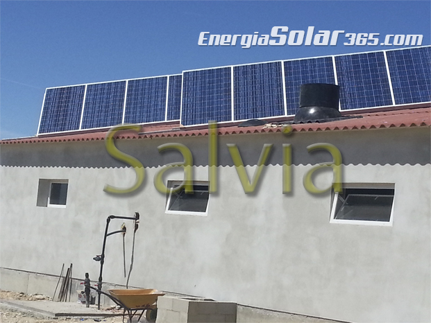 Placas solares en granja