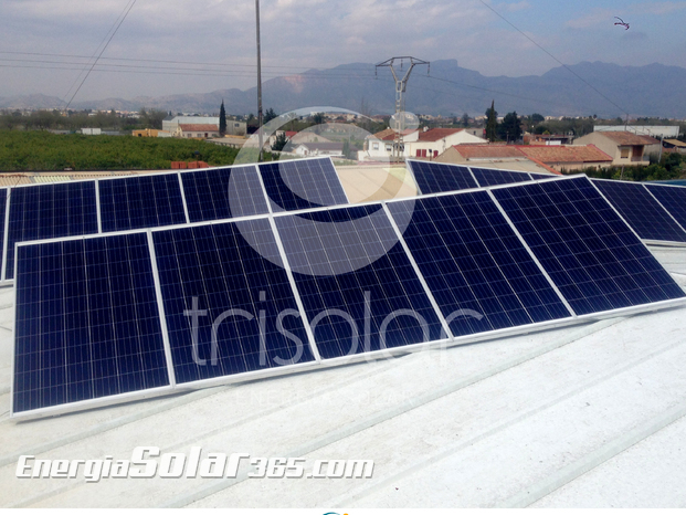 INSTALACIÓN FOTOVOLTAICA 15 PLACAS